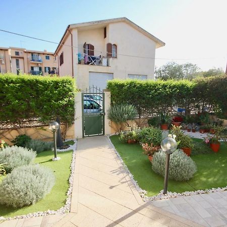 ホテル Casa Degli Ospiti オルビア エクステリア 写真